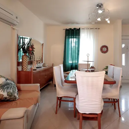 شقة Chrysanthi's House *