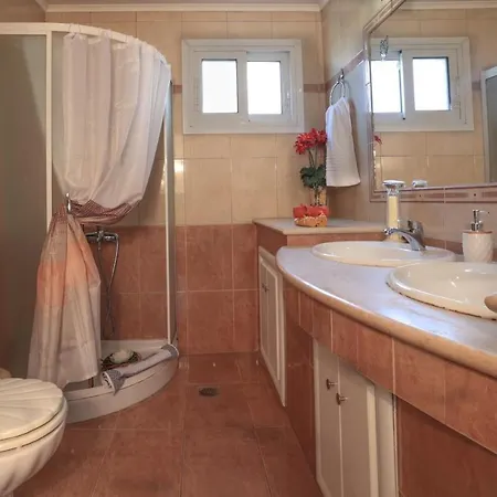 Chrysanthi's House شقة *