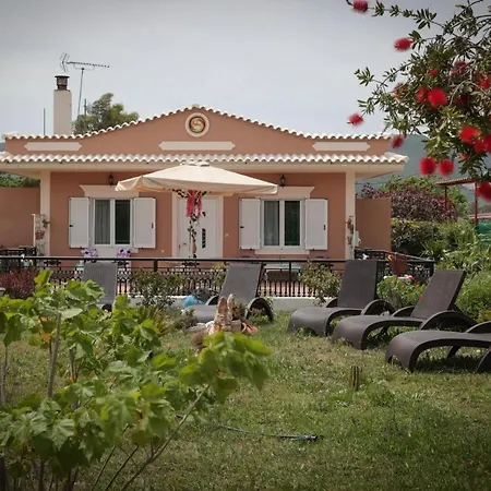 شقة Chrysanthi's House Áyios Kírikos